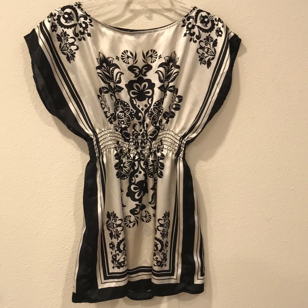 Forever 21 silky black and white top